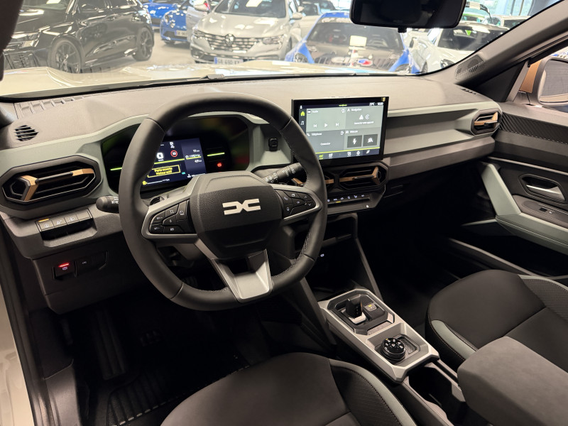 Dacia DUSTER Extreme 4x4 HYBRID-G — photo 16