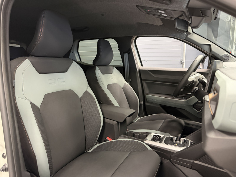 Dacia DUSTER Extreme 4x4 HYBRID-G — photo 15