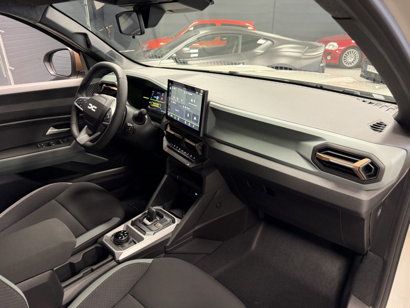 Dacia DUSTER Extreme 4x4 HYBRID-G — photo 17