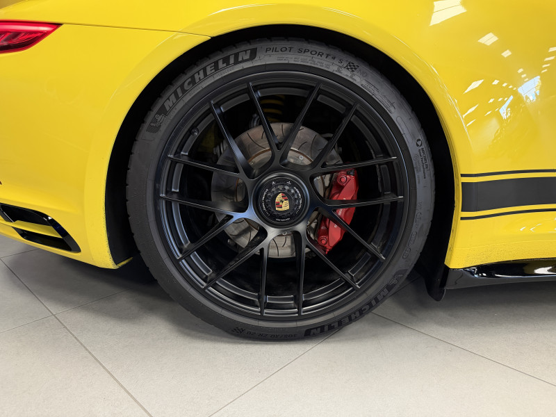 Porsche 911 COUPE (991) Carrera GTS — photo 14