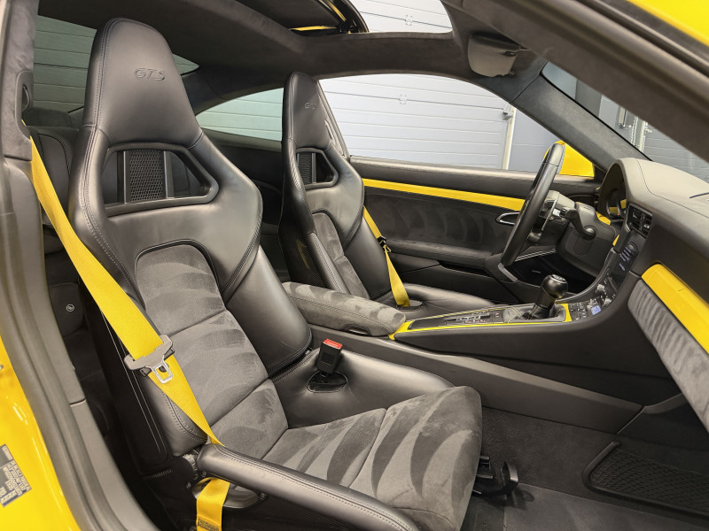 Porsche 911 COUPE (991) Carrera GTS — photo 18