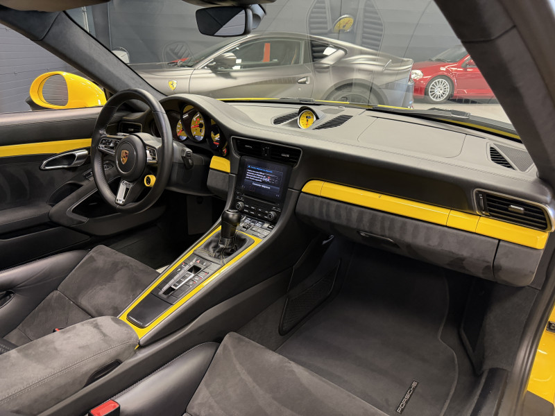 Porsche 911 COUPE (991) Carrera GTS — photo 20