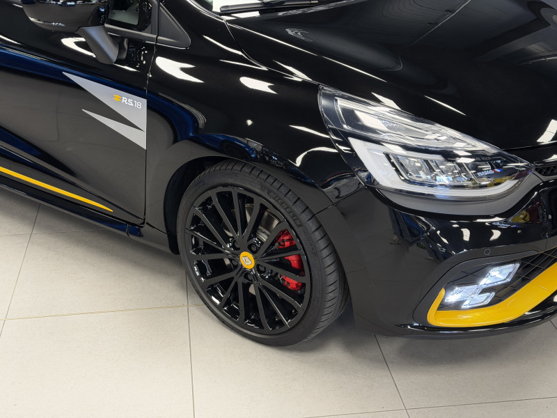 Renault CLIO IV RS18 — photo 7