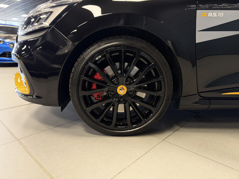 Renault CLIO IV RS18 — photo 12