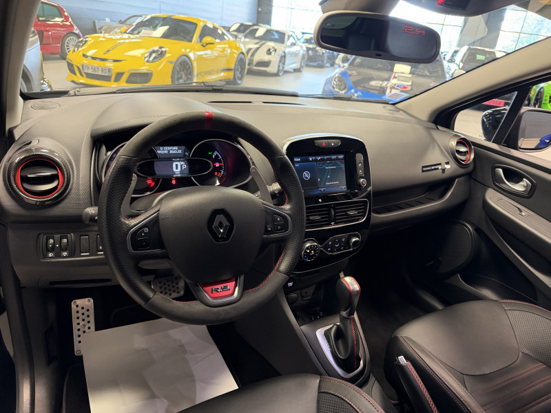 Renault CLIO IV RS18 — photo 15